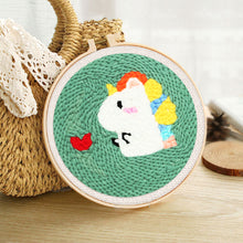 Carica l&#39;immagine nel visualizzatore di Gallery, Punch Needle Kit Unicorno innamorato