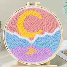 Carica l&#39;immagine nel visualizzatore di Gallery, Punch Needle Luna al crepuscolo