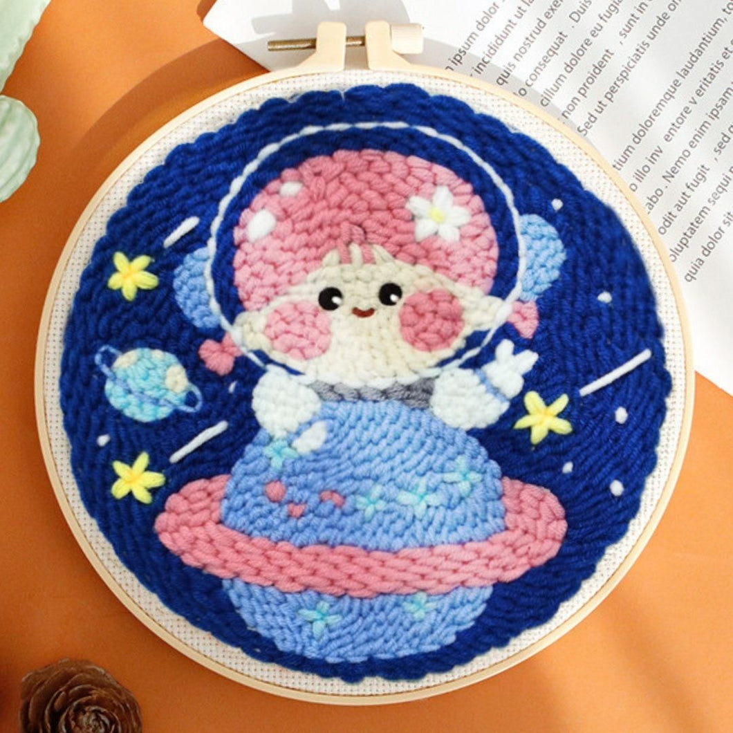 Punch Needle Piccola astronauta su Saturno