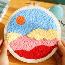 Carica l&#39;immagine nel visualizzatore di Gallery, Punch Needle Sole arancione su dolci colline