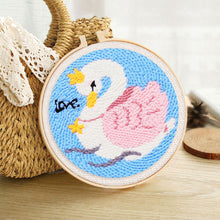 Carica l&#39;immagine nel visualizzatore di Gallery, Punch Needle Kit Bel cigno