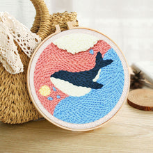 Carica l&#39;immagine nel visualizzatore di Gallery, Punch Needle Kit Bella balena blu
