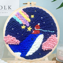 Carica l&#39;immagine nel visualizzatore di Gallery, Punch Needle Bambina e balena di notte