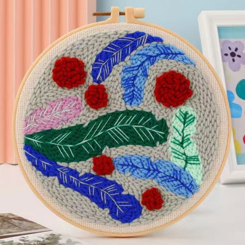 Punch Needle Piume e fiori rossi