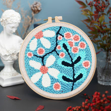 Carica l&#39;immagine nel visualizzatore di Gallery, Punch Needle Kit Esplozione di fiori bianchi