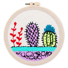 Carica l&#39;immagine nel visualizzatore di Gallery, Punch Needle Cactus colorati