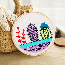 Carica l&#39;immagine nel visualizzatore di Gallery, Punch Needle Kit Cactus colorati