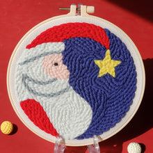 Carica l&#39;immagine nel visualizzatore di Gallery, Punch Needle Babbo Natale e stella
