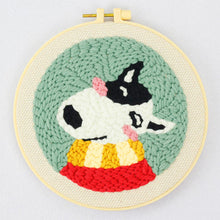 Carica l&#39;immagine nel visualizzatore di Gallery, Punch Needle Bull Terrier gentile