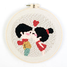 Carica l&#39;immagine nel visualizzatore di Gallery, Punch Needle Primo bacio
