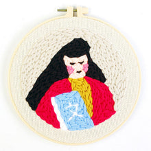 Carica l&#39;immagine nel visualizzatore di Gallery, Punch Needle Topo di biblioteca