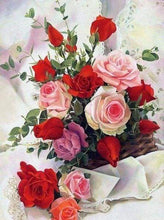 Carica l&#39;immagine nel visualizzatore di Gallery, Diamond Painting - Bellissime Rose 40x50cm tela già incorniciata