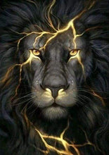 Carica l&#39;immagine nel visualizzatore di Gallery, Diamond Painting - Leone Nero