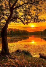 Carica l&#39;immagine nel visualizzatore di Gallery, Diamond Painting - Lago Al Tramonto