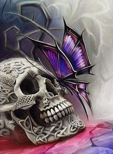 Carica l&#39;immagine nel visualizzatore di Gallery, Diamond Painting - Teschio E Farfalla