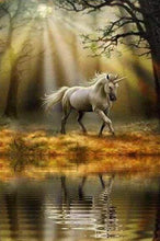 Carica l&#39;immagine nel visualizzatore di Gallery, Diamond Painting - Unicorno In Riva All&#39;Acqua