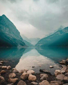 Dipingere con i numeri - Lago Misterioso Tra Le Montagne